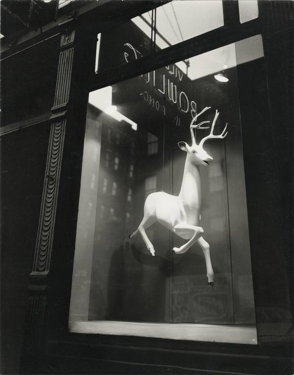 Berenice Abbott - Designer’s Window, Bleecker Street (1947)